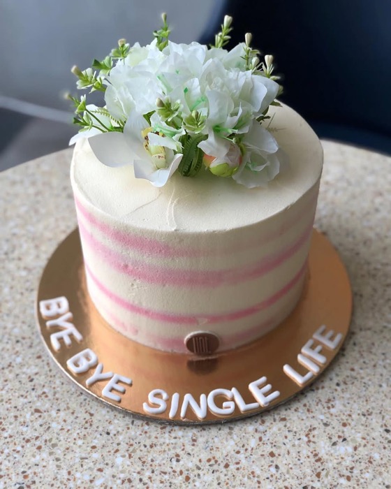 كيك وداع عزوبية من دوت كيك آرت في الأحساء والخبر