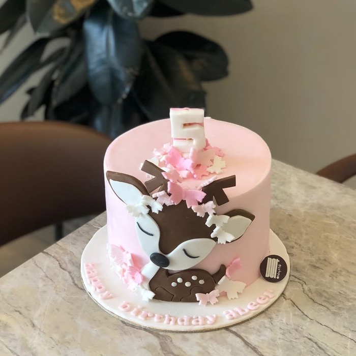 كيك عيد ميلاد من دوت كيك آرت في الأحساء والخبر