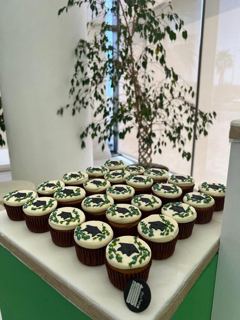 Graduation cupcakes with caps and laurels, by DOT Cake Art