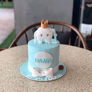 DOT Cake Art 出品：浅蓝蛋糕，皇冠牙齿，第一颗牙