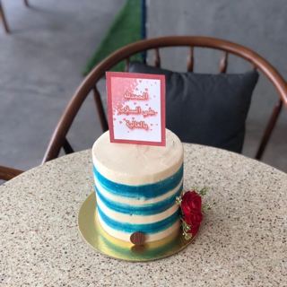 DOT Cake Art 出品：蓝白条纹蛋糕，红玫瑰与卡片装饰