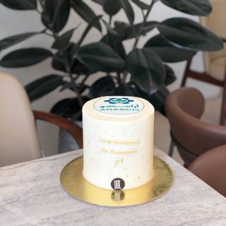 DOT Cake Art 出品：白色蛋糕，带ARASCO标志与升职祝贺