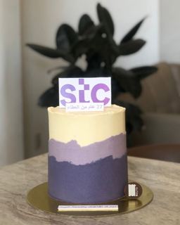 DOT Cake Art 出品：白紫色蛋糕，带stc标志